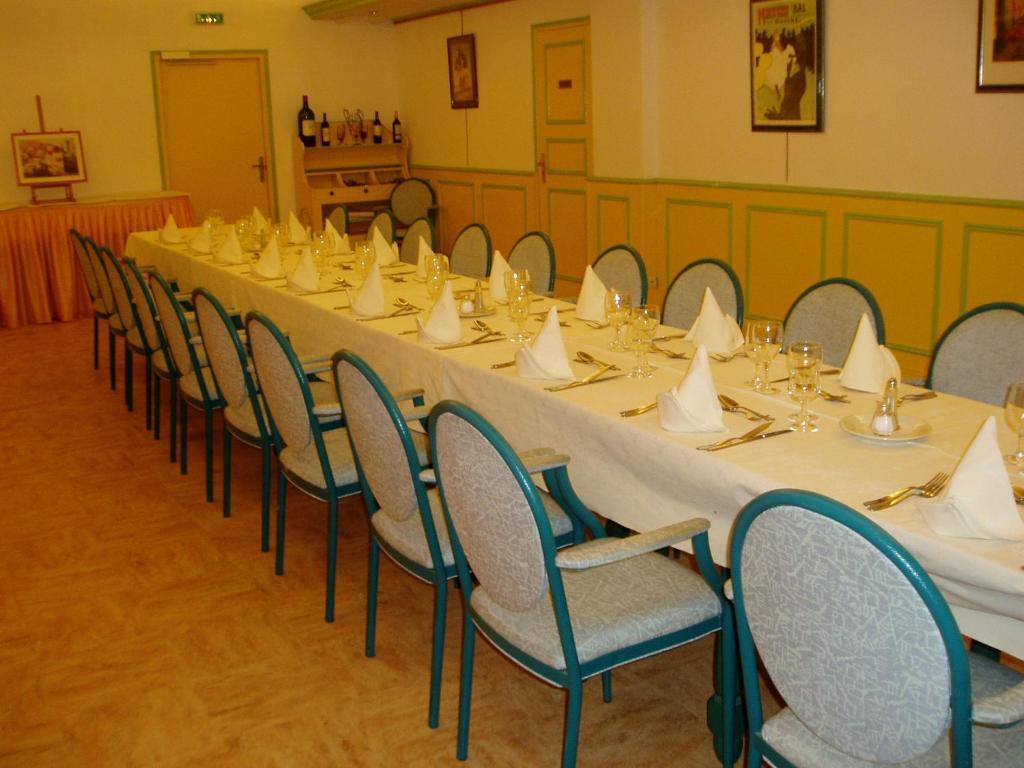 Hôtel La Poste à Vitry-le-François Extérieur photo