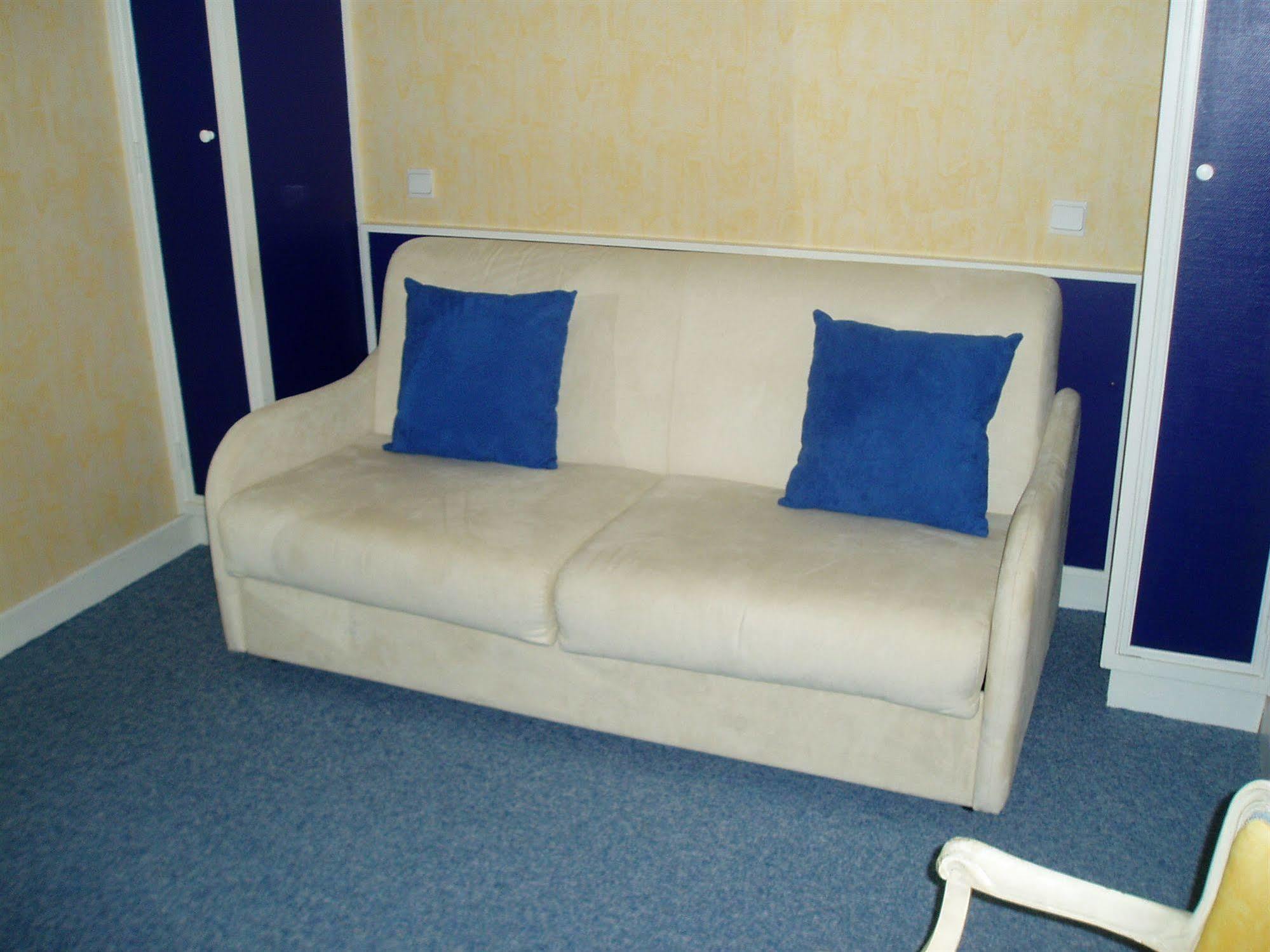 Hôtel La Poste à Vitry-le-François Extérieur photo